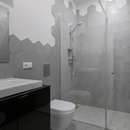Elegant In Quiet Center Apartment Riga